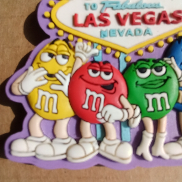 Vintage 1999 M&M's Welcome to Las Vegas Nevada Vinyl Rubber Refrigerator Magnet - Picture 4 of 6